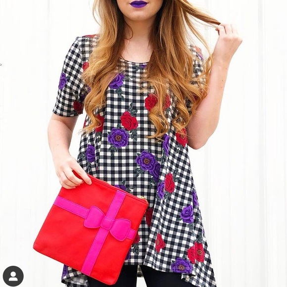 LuLaRoe Star Small Perfect T Scoop Hem - Picture 12 of 12